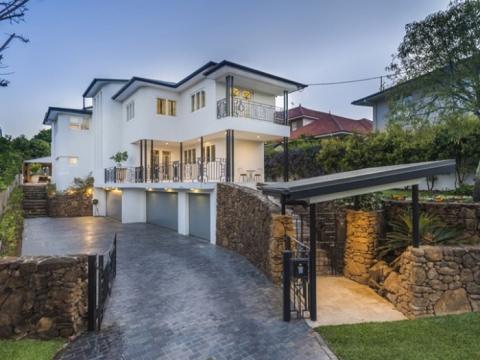 Art deco home in Hamilton Brisbane by Building Designer Design 2B
